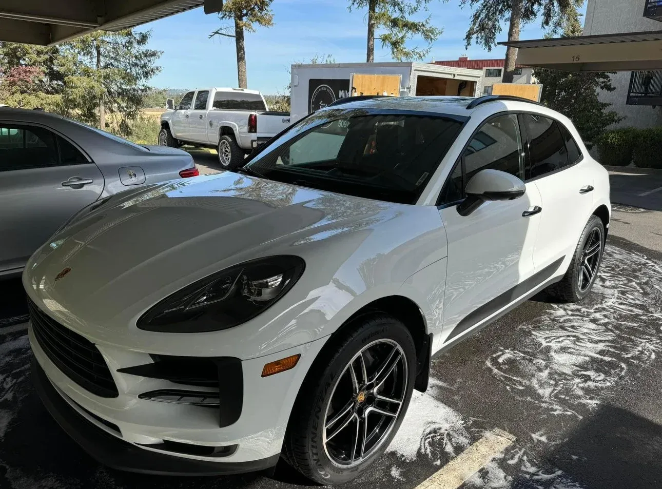 Exterior detailing service
